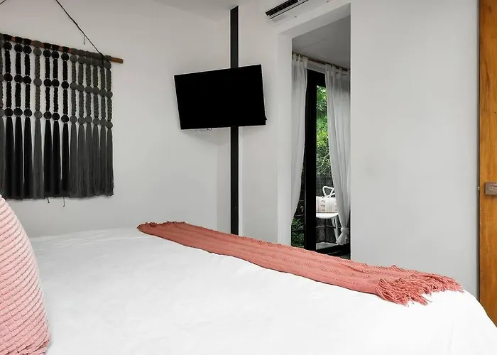 Private Rooftop Pool - Bike To Ruins Or